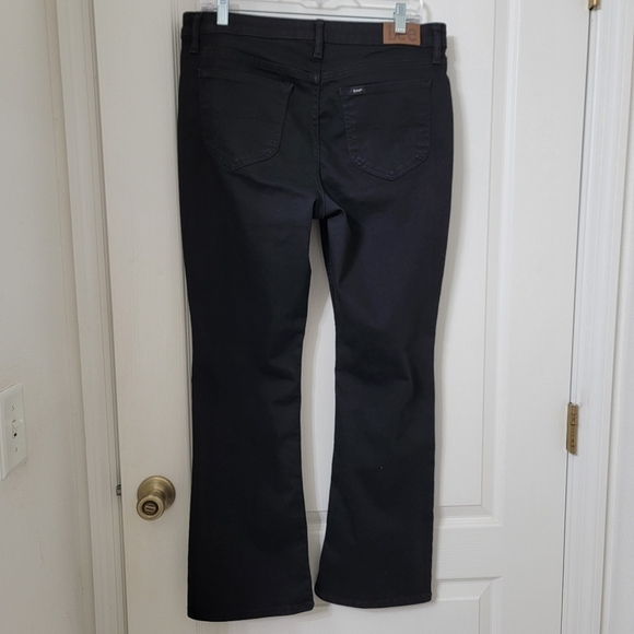 Lee Size 12P Regular Fit Boot Cut Mid Rise Black Jeans, Excellent Used Condition - Picture 13 of 14